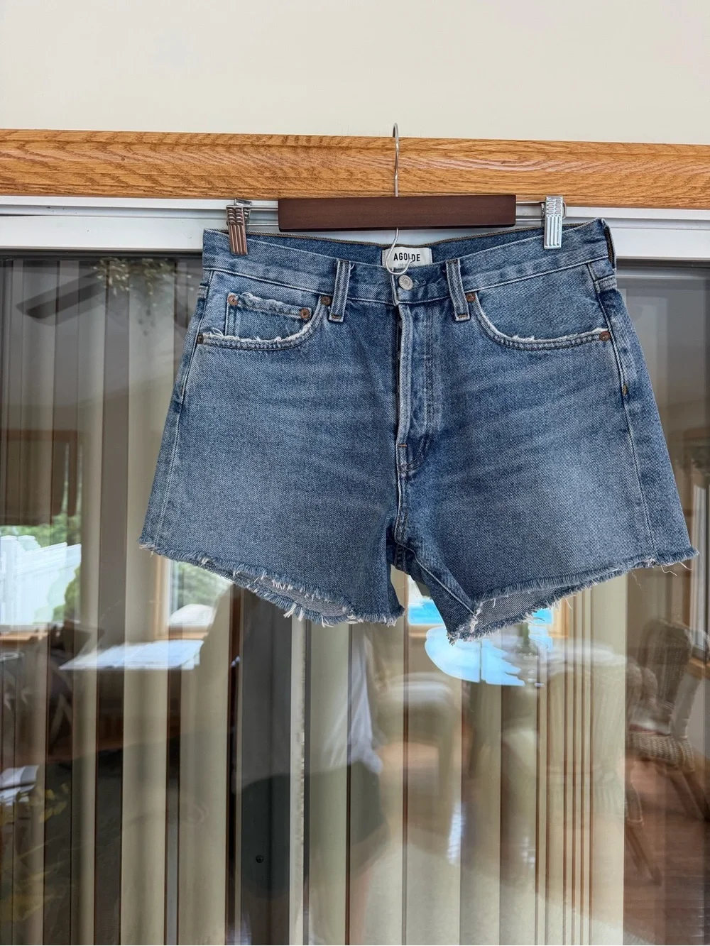 NWOT AGOLDE Women's High-Rise Parker Long Distressed Denim Shorts - Blue